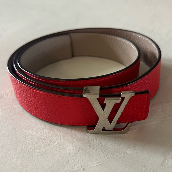LOUIS VUITTON
Red/Galet Leather Belt - Picture 1 of 3